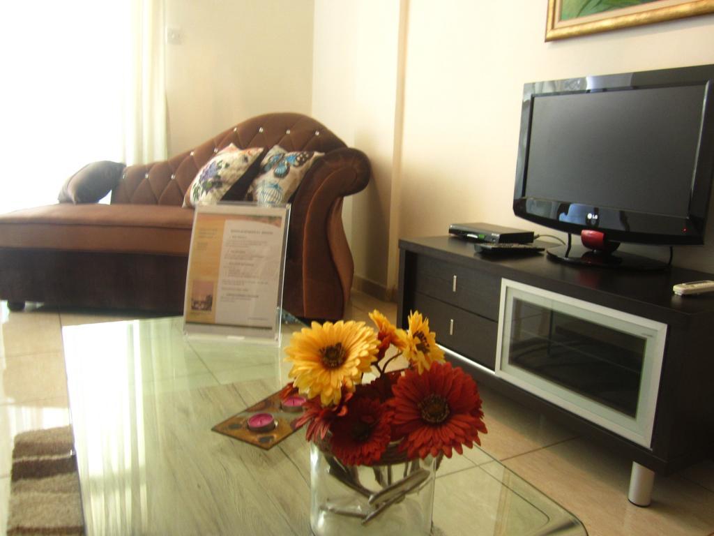 Marina Apartments 211 Larnaca Esterno foto