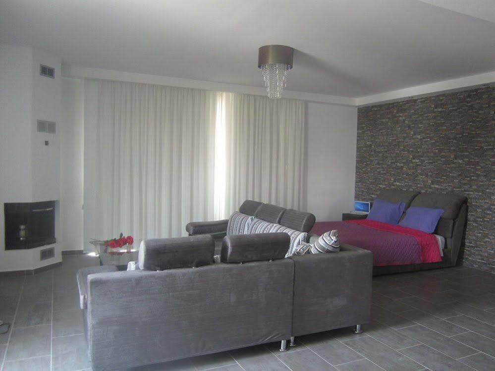 Marina Apartments 211 Larnaca Esterno foto